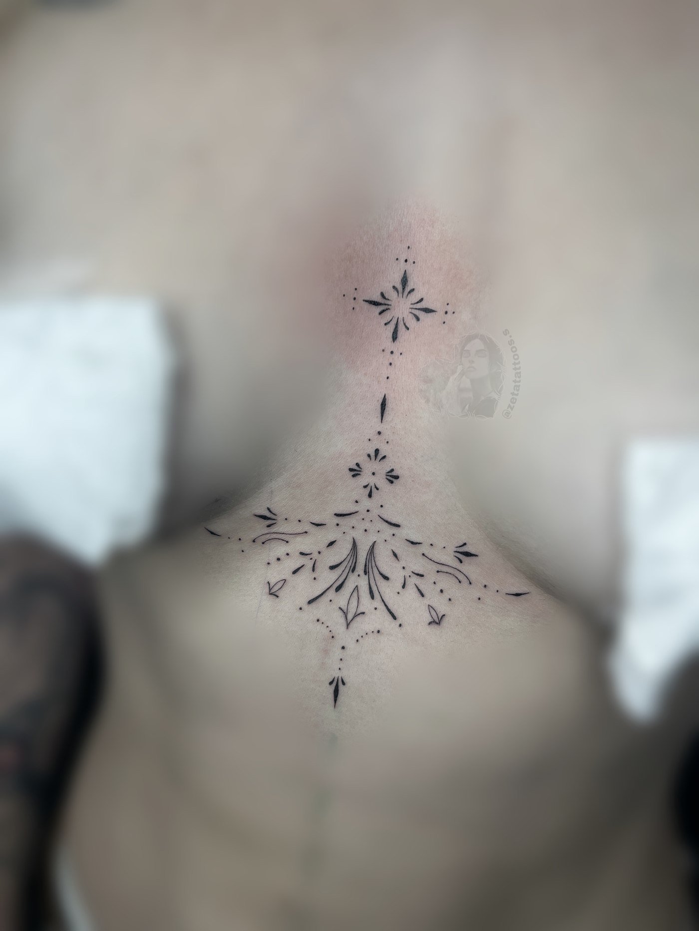 Ornamental en el pecho